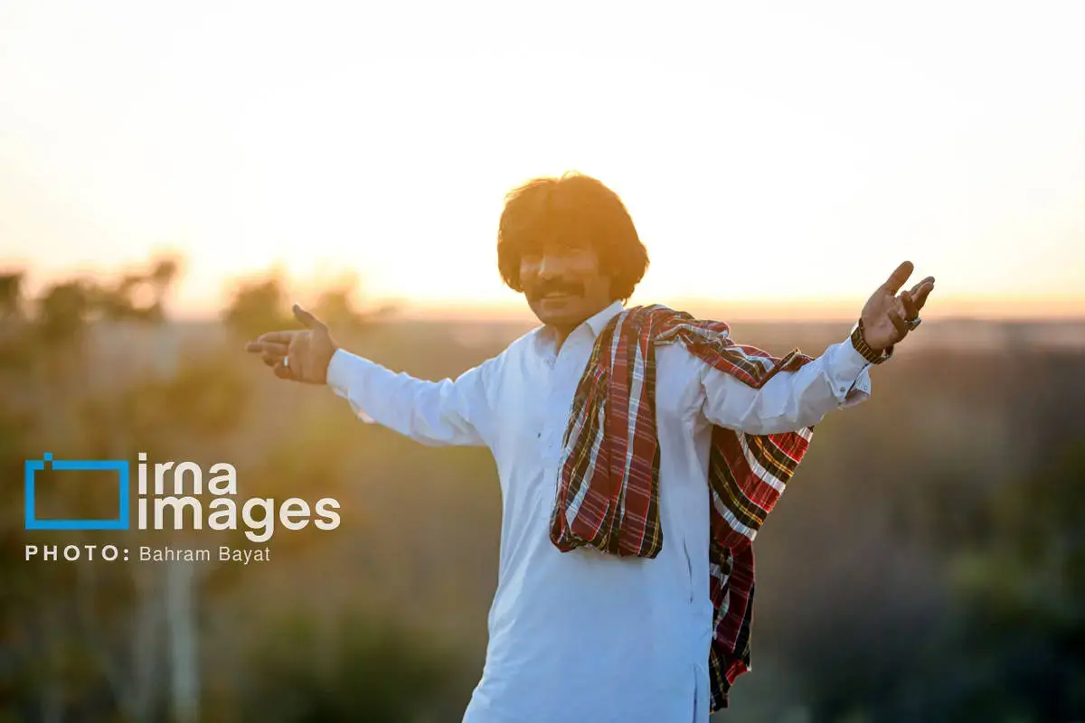 نقاشی طبیعت و فرهنگ بر بوم چابهار