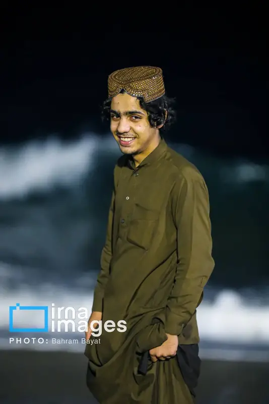 نقاشی طبیعت و فرهنگ بر بوم چابهار