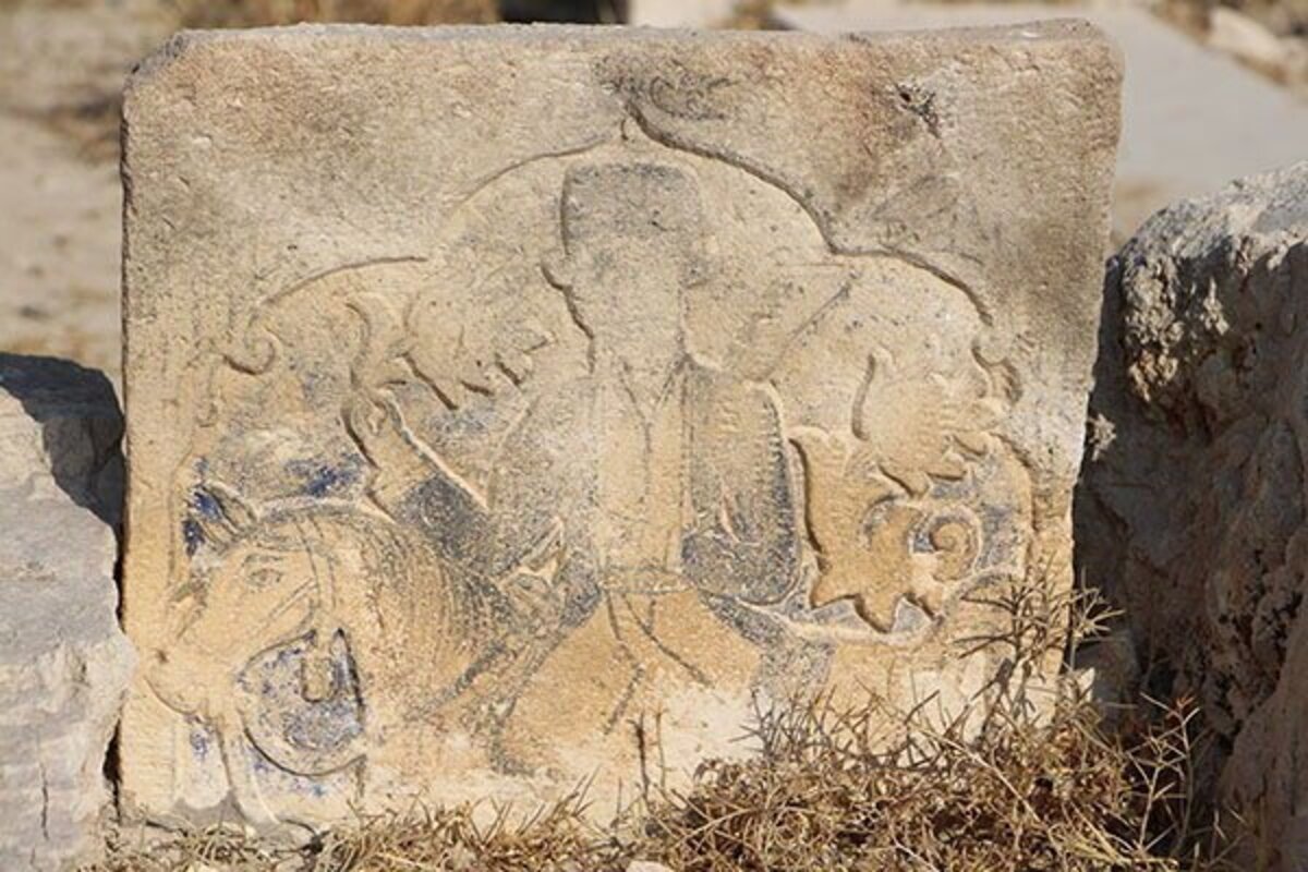 گورستان قاجاری زیر تیغ گنج‌یابان