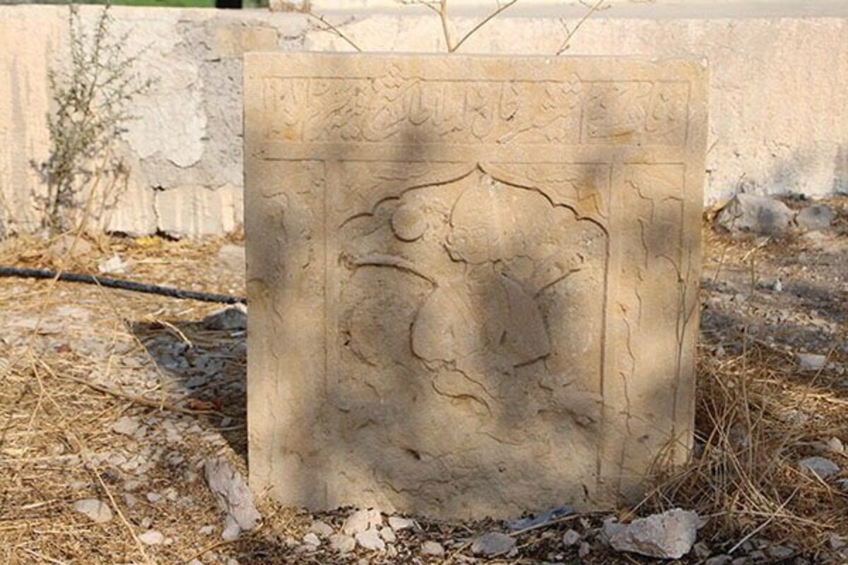 گورستان قاجاری زیر تیغ گنج‌یابان