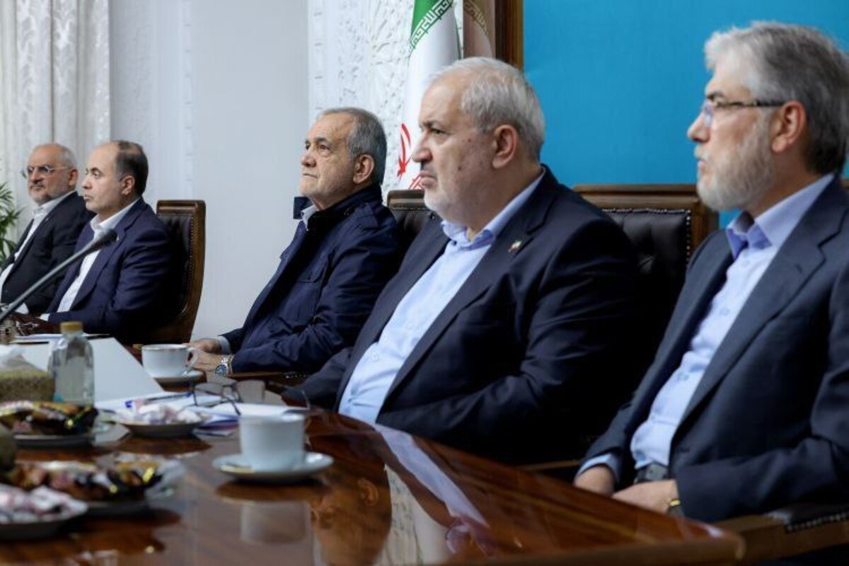 جلسه بررسی راهکار‌های رفع بحران آب با حضور پزشکیان