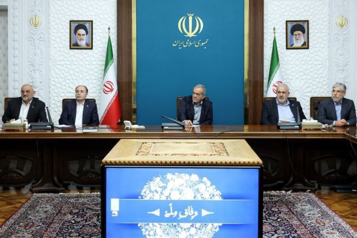 جلسه بررسی راهکار‌های رفع بحران آب با حضور پزشکیان