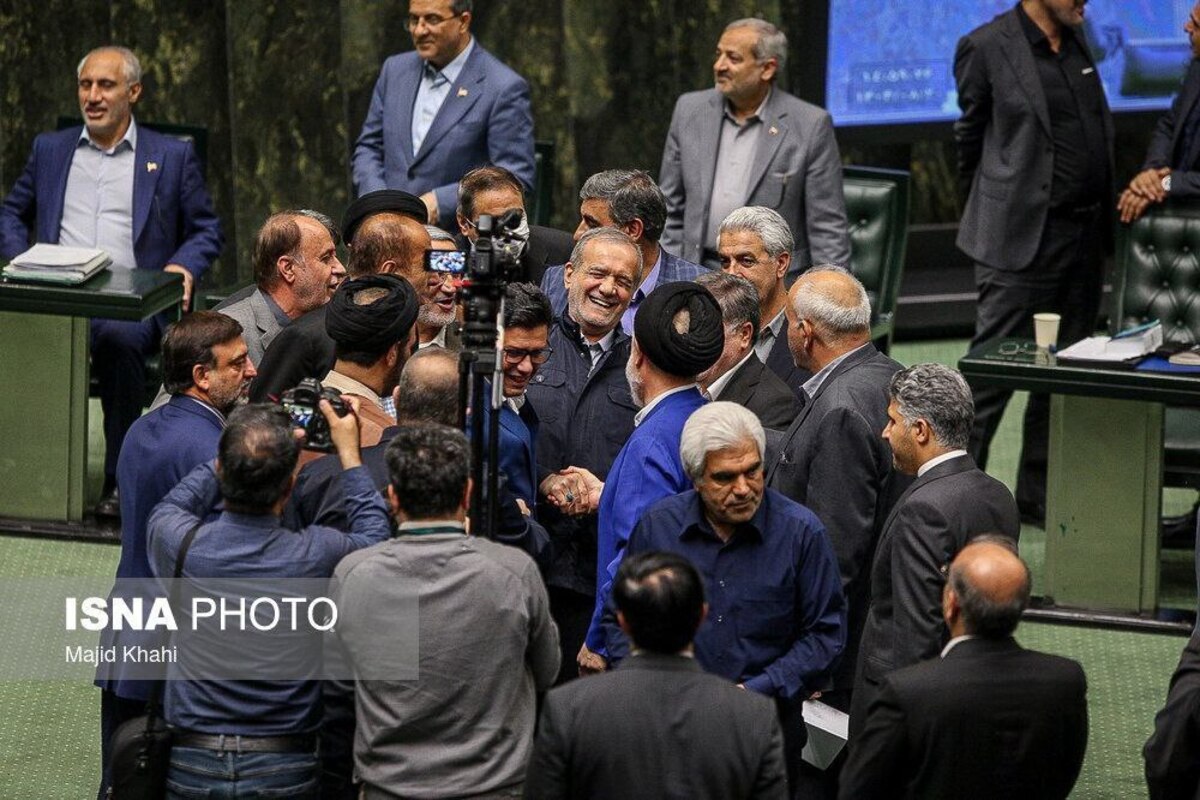 تصاویر جالب از صحن علنی امروز مجلس