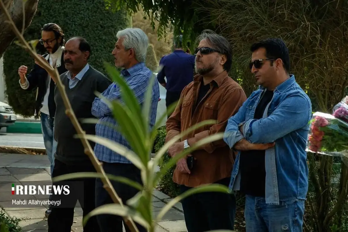 حاشیه مراسم تشییع پیکر همایون ارشادی