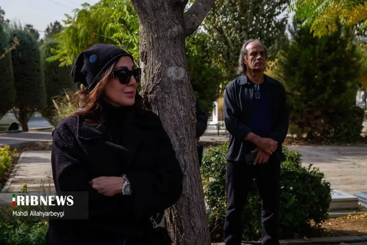 حاشیه مراسم تشییع پیکر همایون ارشادی