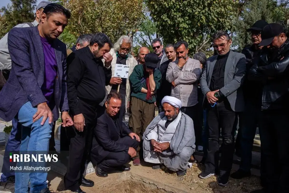 حاشیه مراسم تشییع پیکر همایون ارشادی