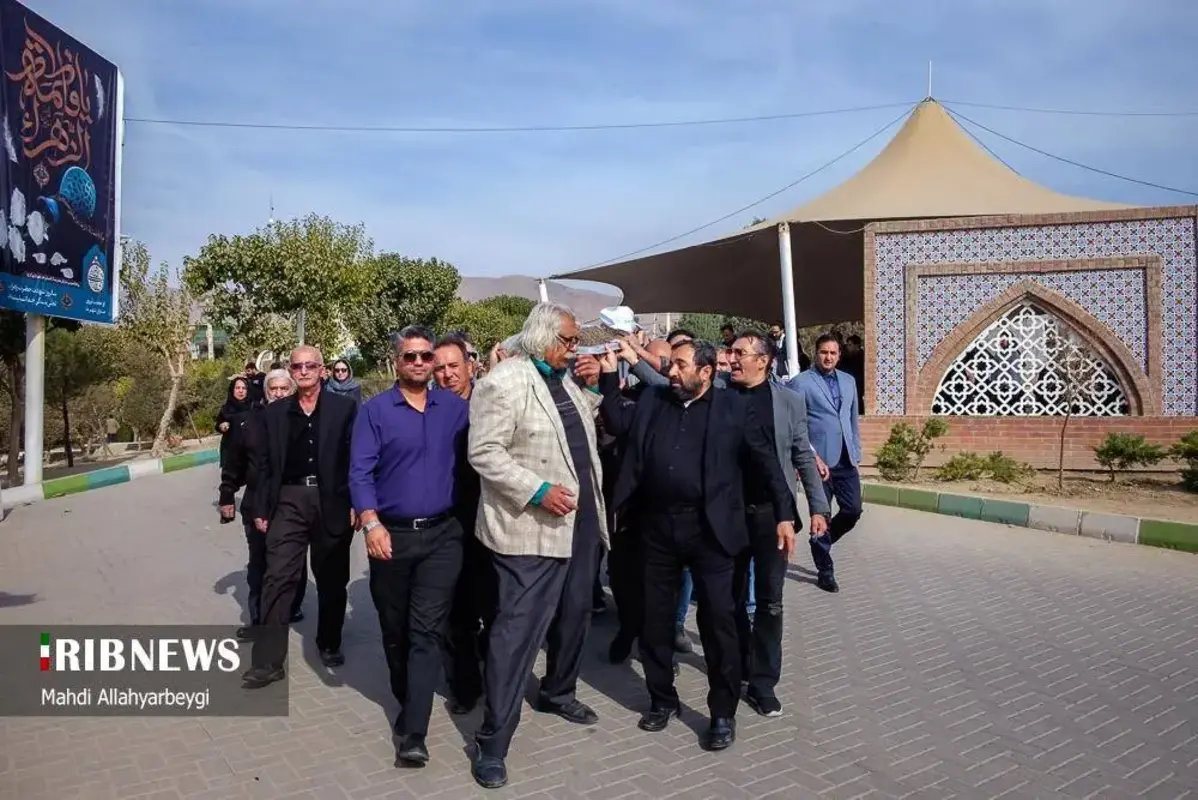 حاشیه مراسم تشییع پیکر همایون ارشادی