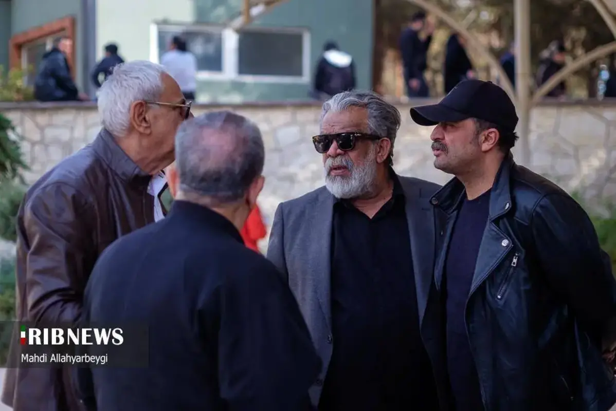 حاشیه مراسم تشییع پیکر همایون ارشادی