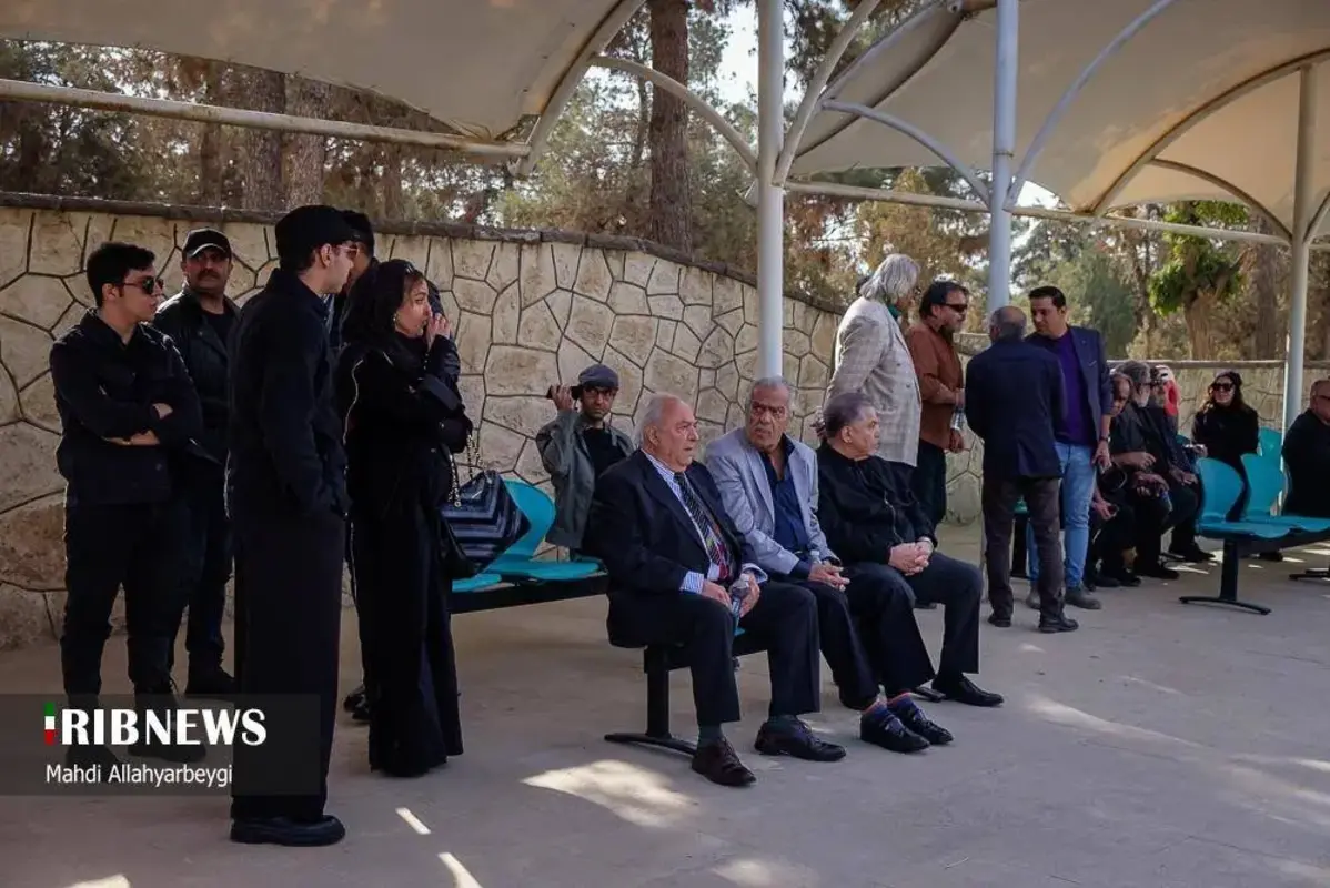 حاشیه مراسم تشییع پیکر همایون ارشادی