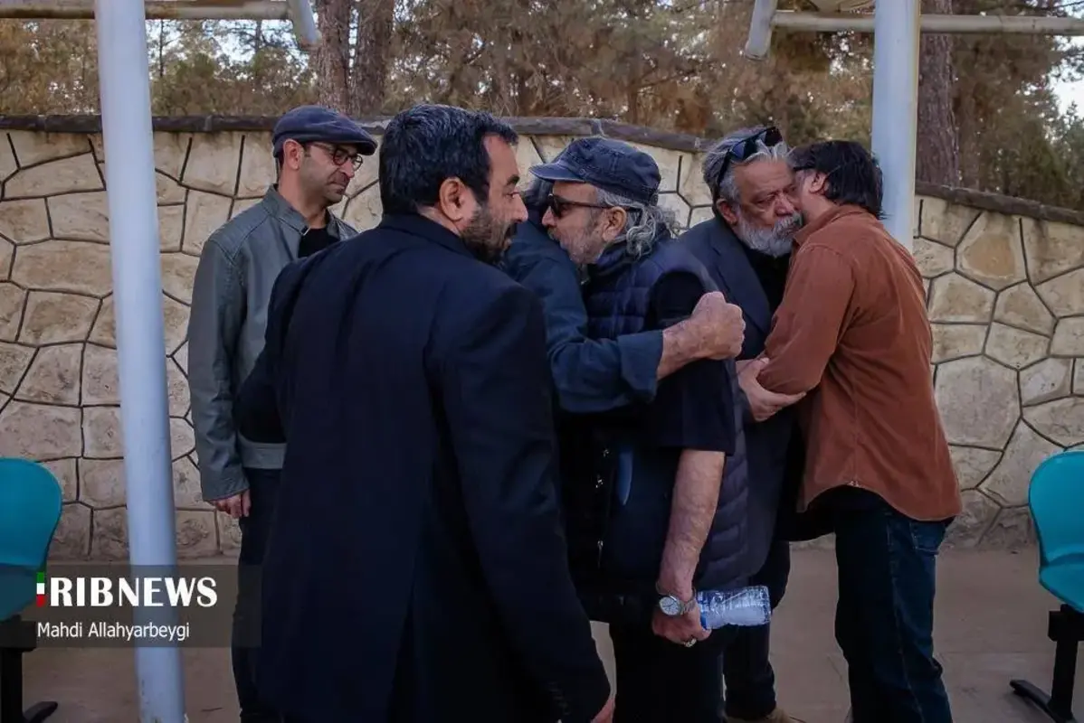 حاشیه مراسم تشییع پیکر همایون ارشادی