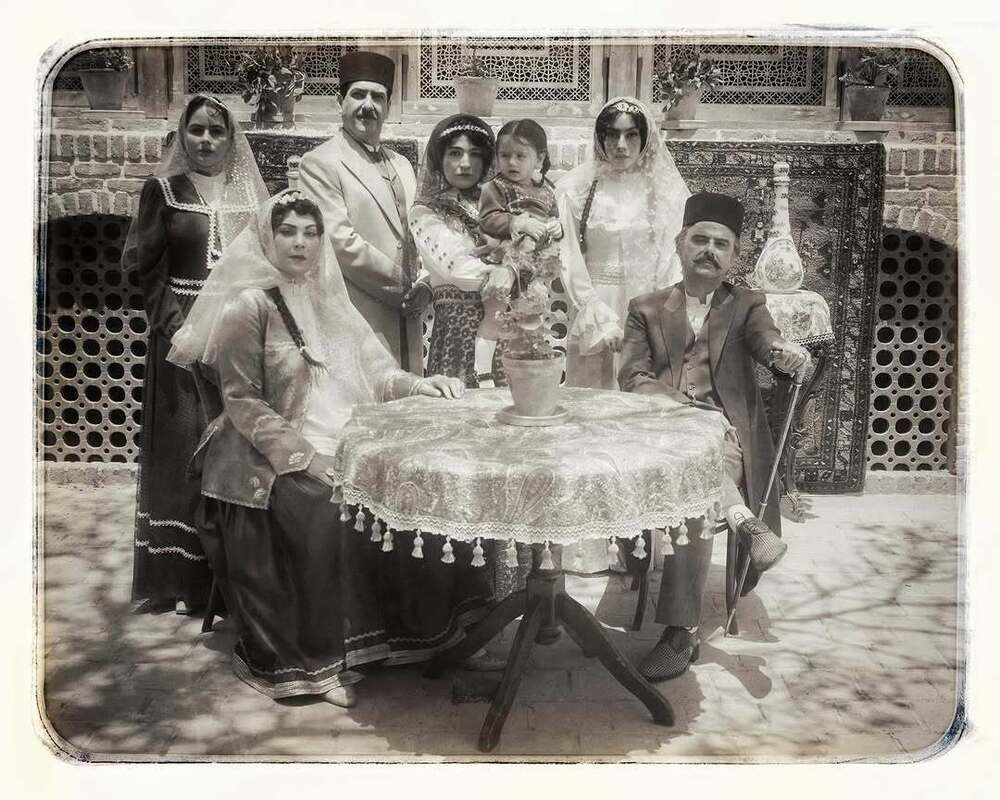 گریم متفاوت گلاره عباسی با پوشش قجری