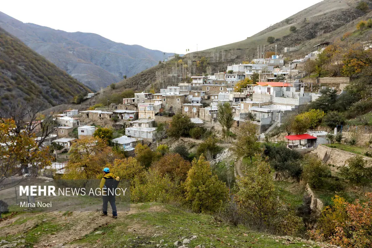 پاییز هزاررنگ در روستای نمنق