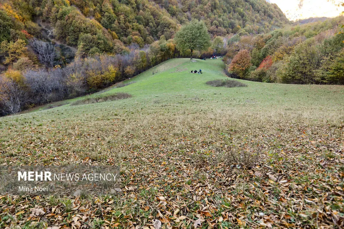 پاییز هزاررنگ در روستای نمنق