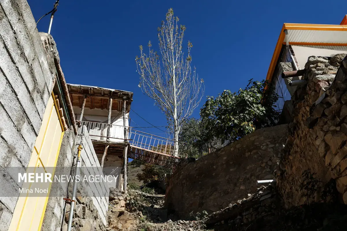 پاییز هزاررنگ در روستای نمنق