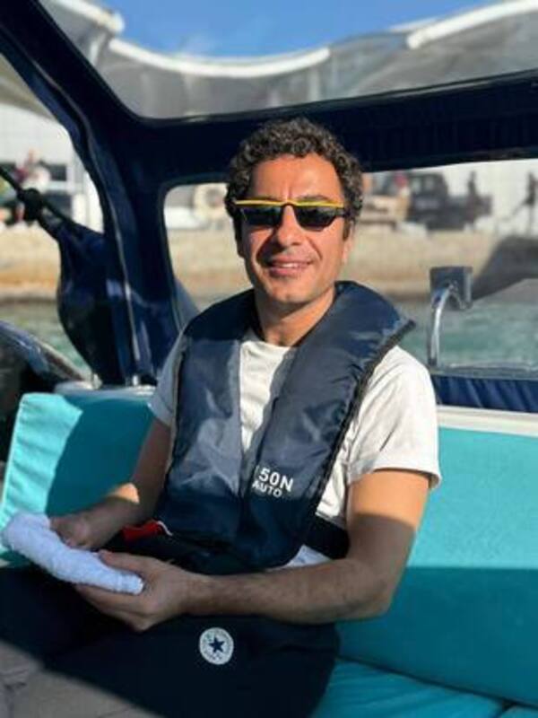 استایل اروپایی فرشته حسینی و نوید محمدزاده در قایق مسافرتی