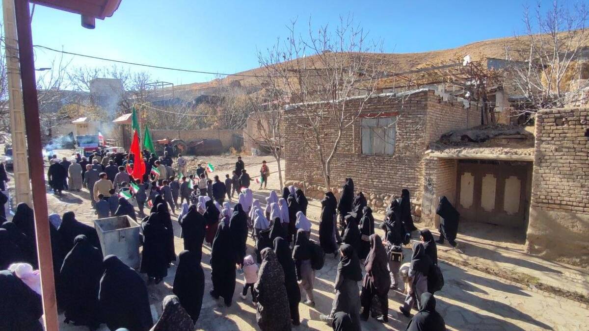 تشییع پیکر شهدای گمنام در روستای گردشگری توآباد در ایام فاطمیه