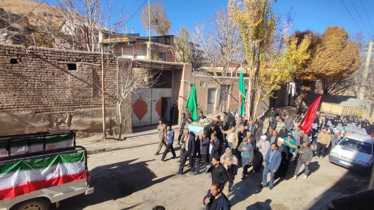 تشییع پیکر شهدای گمنام در روستای گردشگری توآباد در ایام فاطمیه