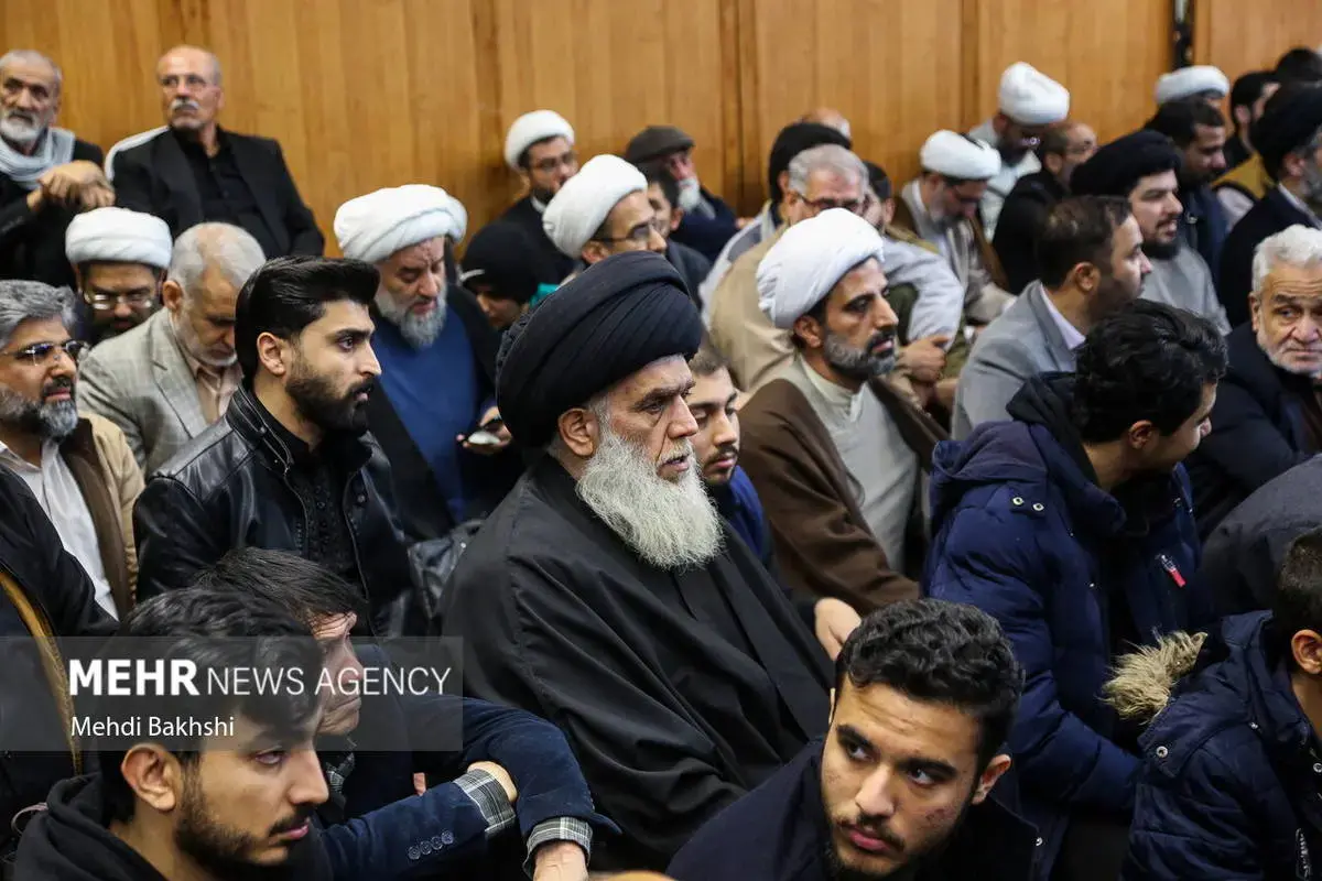 حضور چشمگیر مردم در مراسم ختم پسر کاظم صدیقی