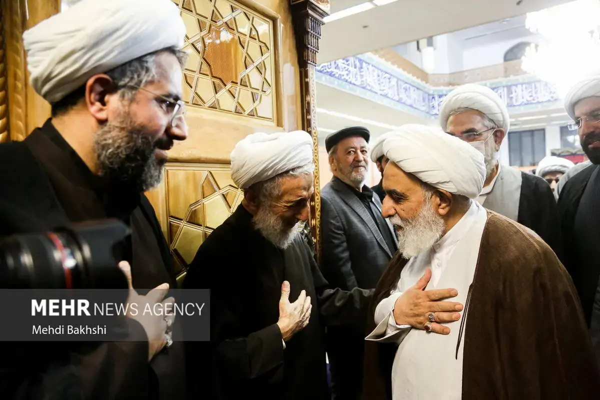 حضور چشمگیر مردم در مراسم ختم پسر کاظم صدیقی