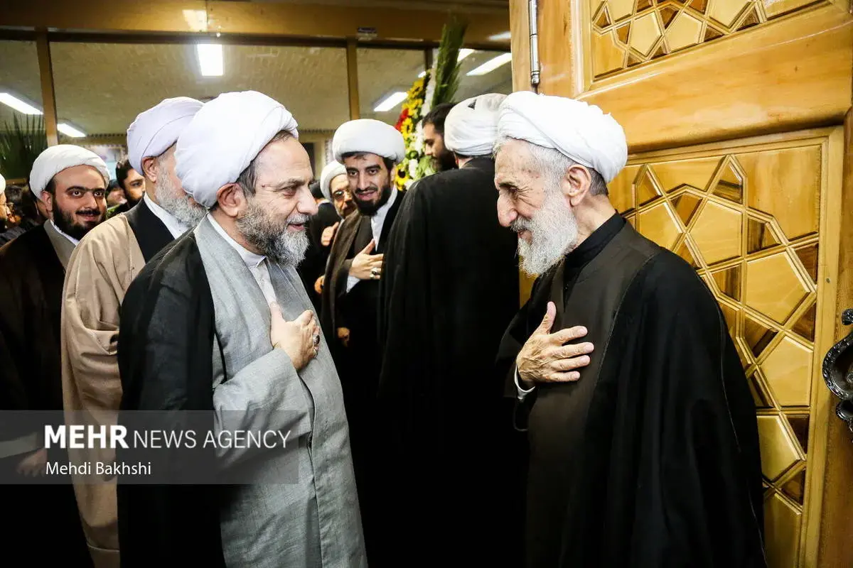 حضور چشمگیر مردم در مراسم ختم پسر کاظم صدیقی