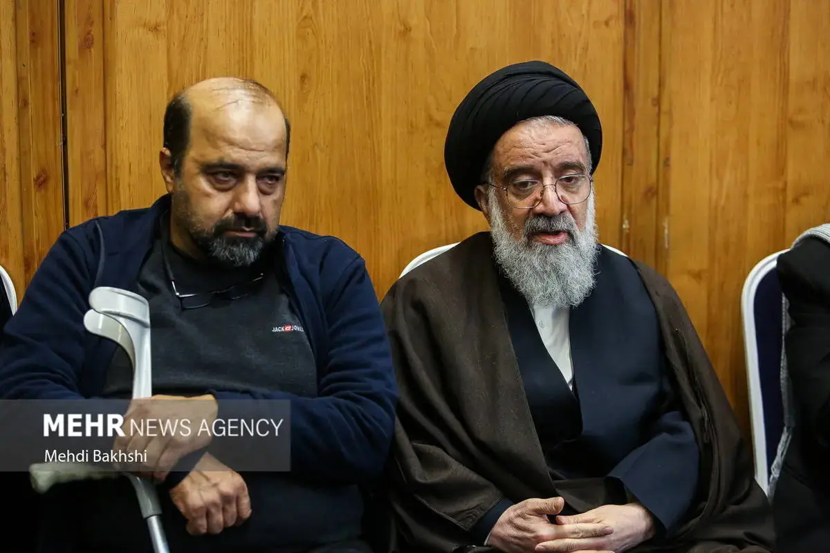 حضور چشمگیر مردم در مراسم ختم پسر کاظم صدیقی