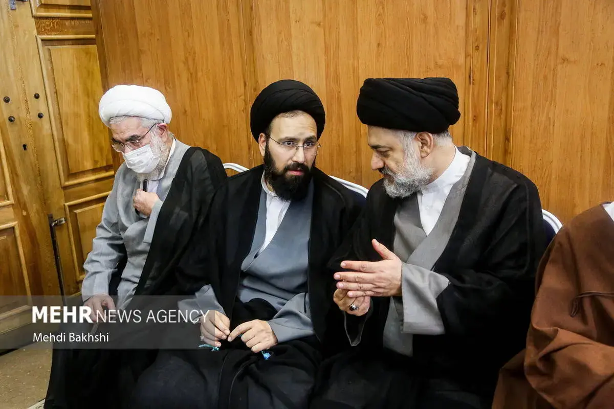 حضور چشمگیر مردم در مراسم ختم پسر کاظم صدیقی