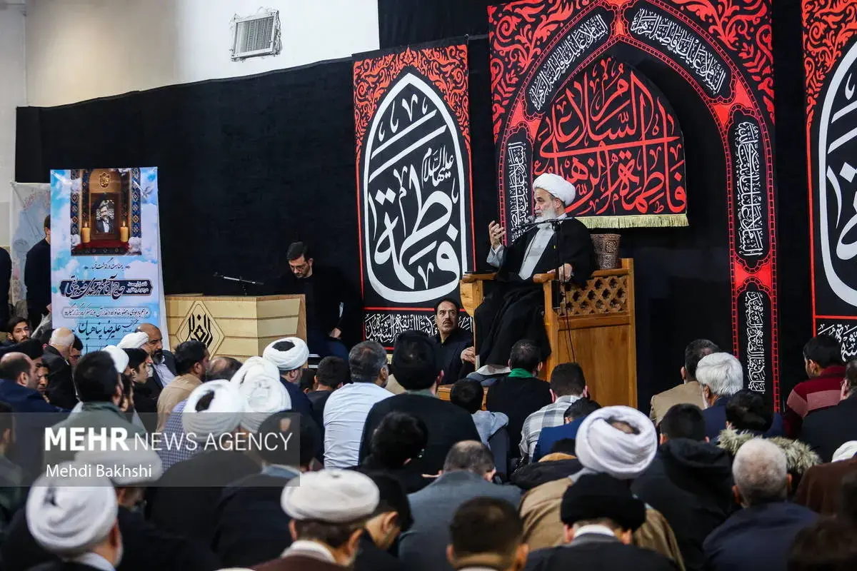 حضور چشمگیر مردم در مراسم ختم پسر کاظم صدیقی