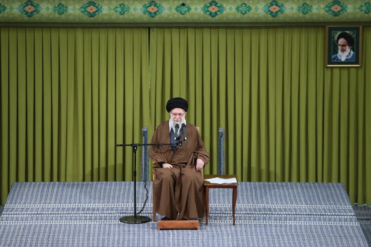 دیدار عاشقان اهل بیت با رهبر انقلاب در روز میلاد حضرت زهرا (س)