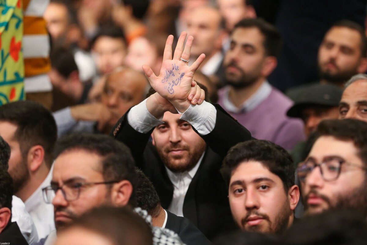 دیدار عاشقان اهل بیت با رهبر انقلاب در روز میلاد حضرت زهرا (س)