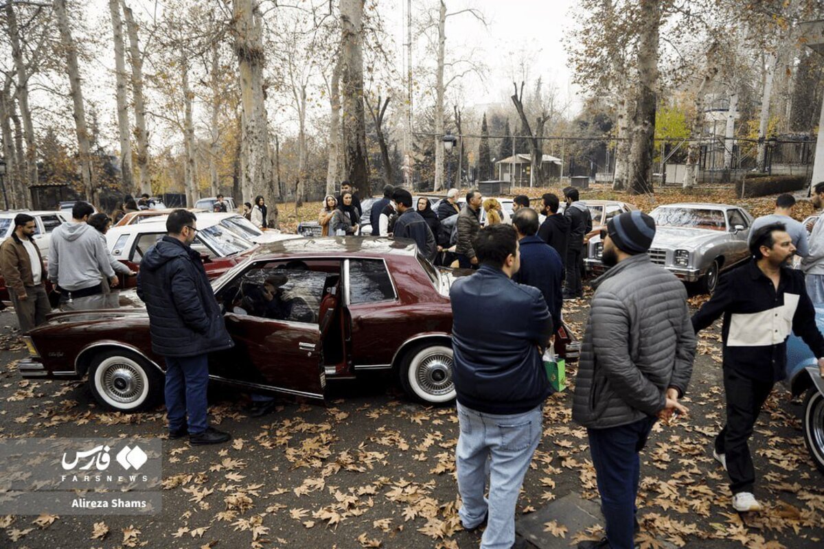 گردهمایی خودروهای کلاسیک در کاخ نیاوران
