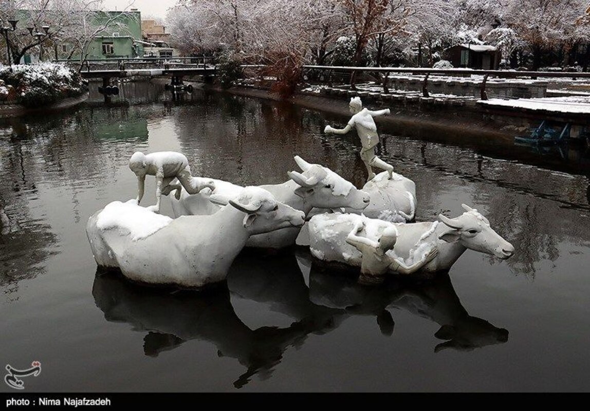 بارش شدید برف پاییزی در مشهد