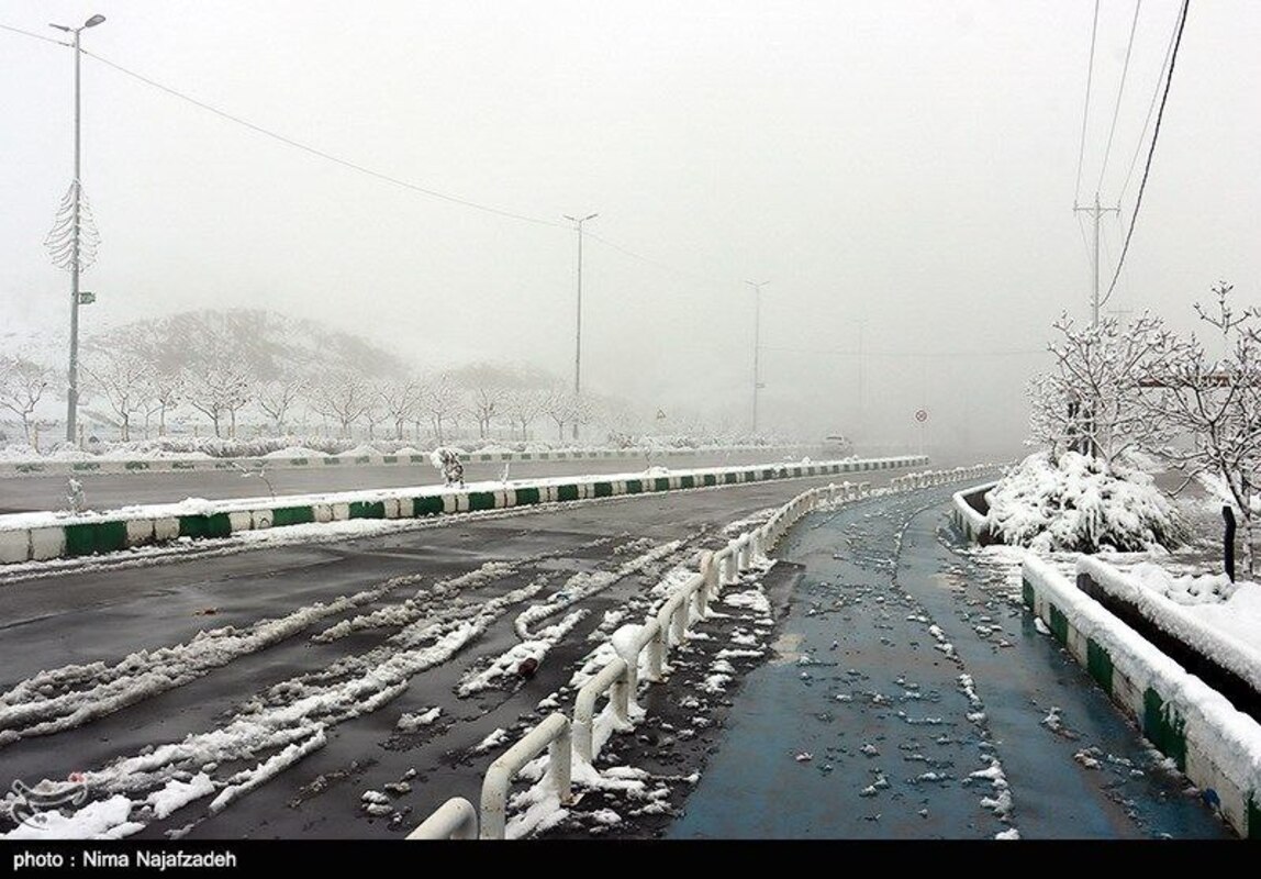 بارش شدید برف پاییزی در مشهد