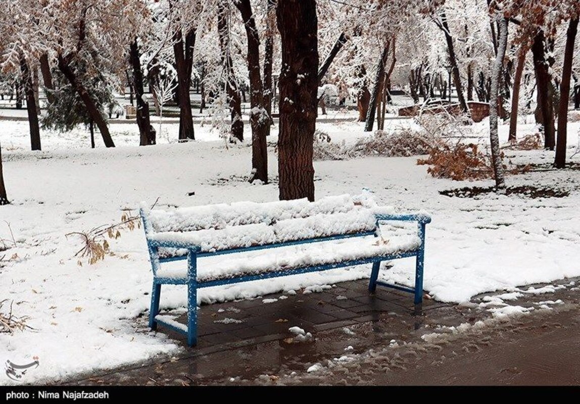بارش شدید برف پاییزی در مشهد