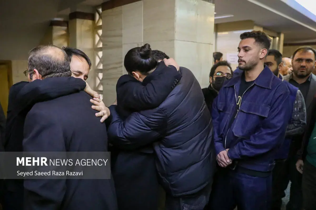 چهره‌های سیاسی در مراسم ختم اشرف بروجردی 