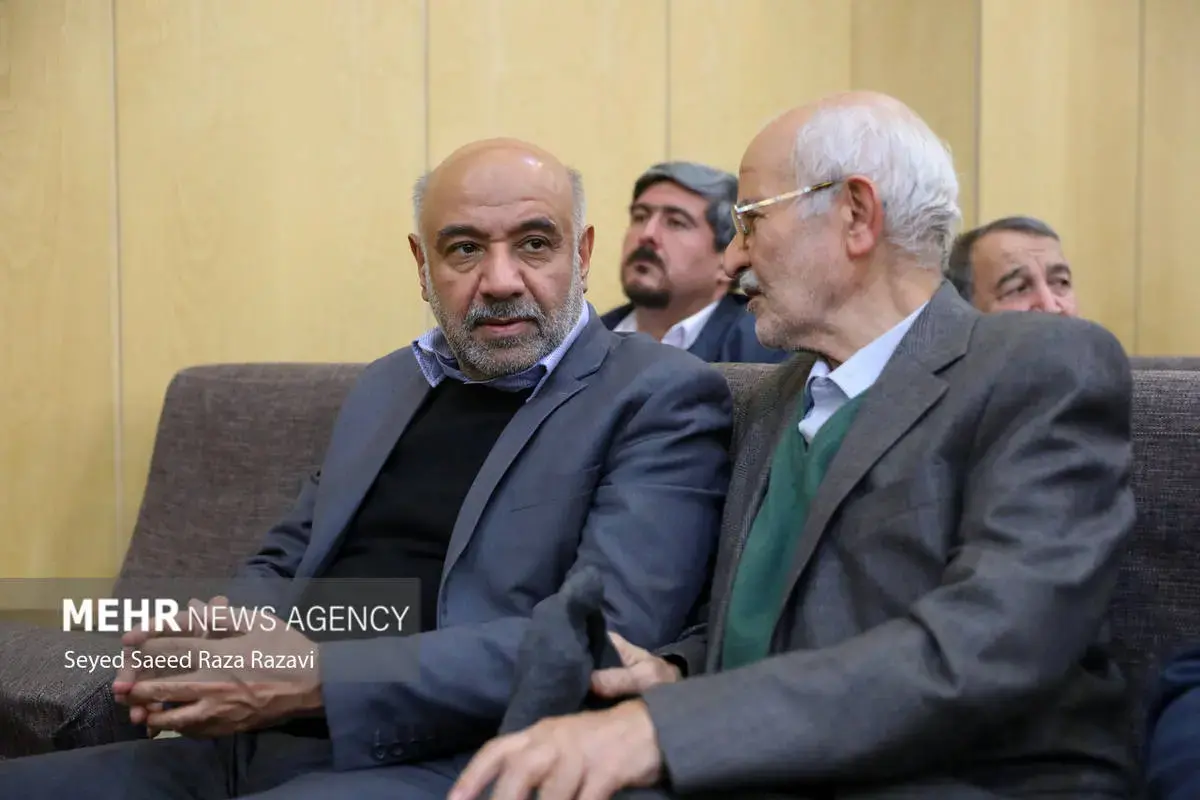 چهره‌های سیاسی در مراسم ختم اشرف بروجردی 