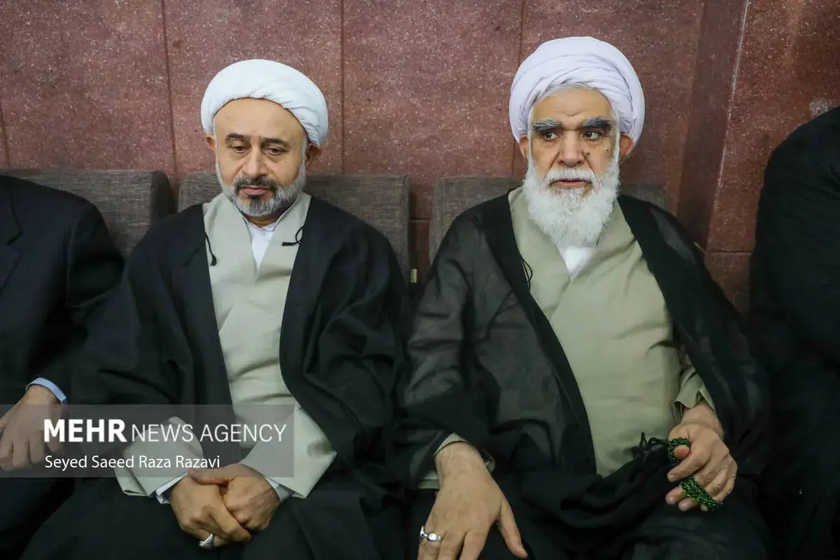 چهره‌های سیاسی در مراسم ختم اشرف بروجردی 