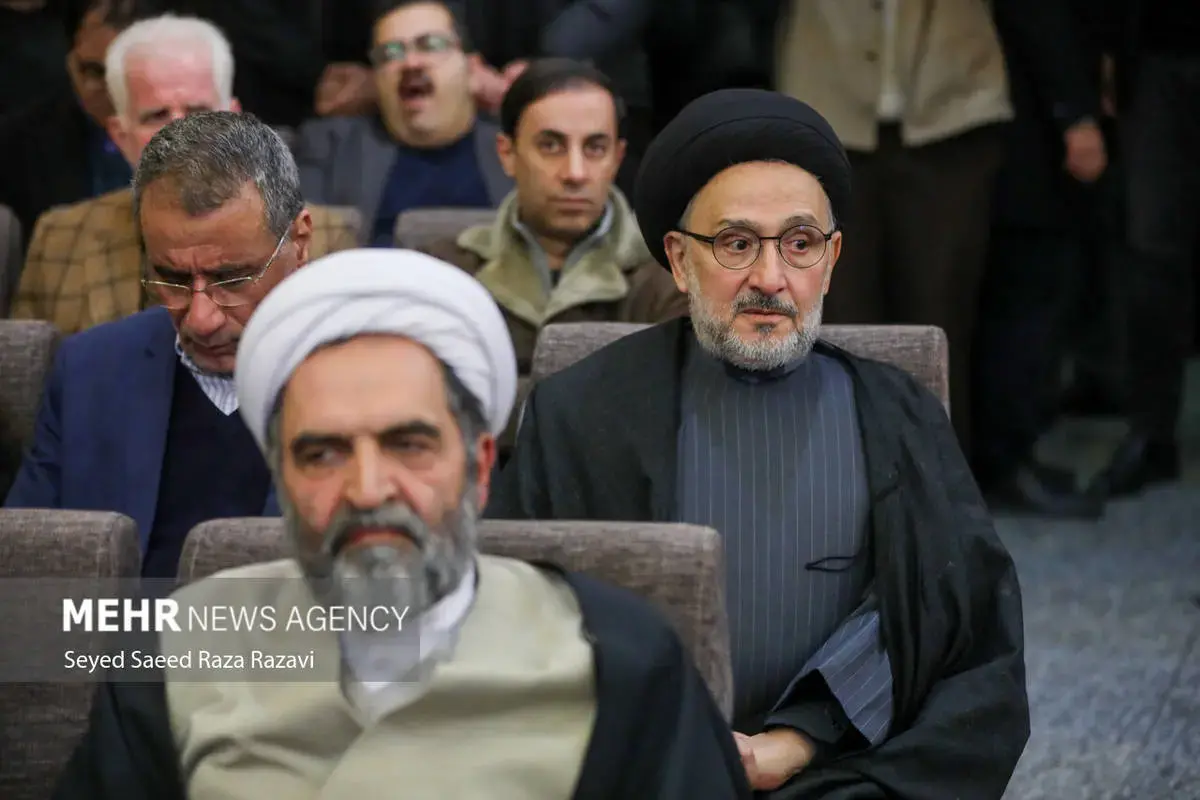 چهره‌های سیاسی در مراسم ختم اشرف بروجردی 