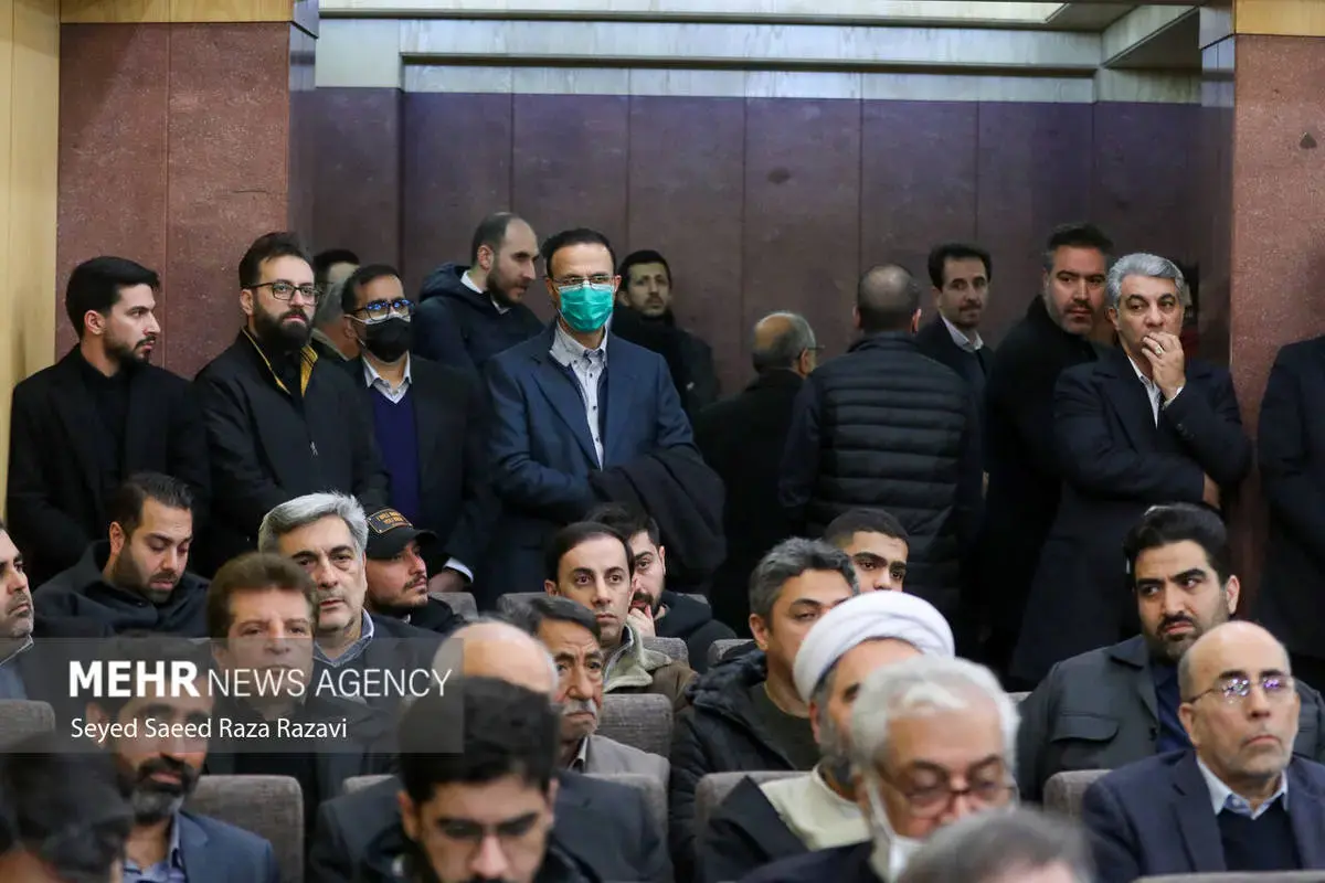 چهره‌های سیاسی در مراسم ختم اشرف بروجردی 