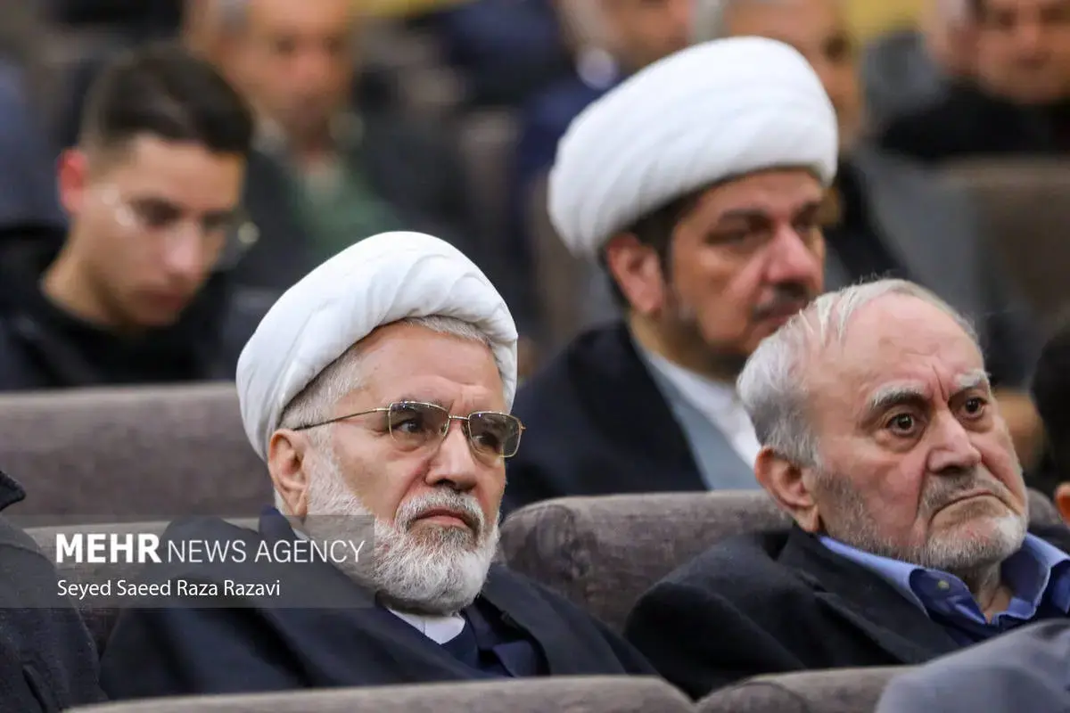 چهره‌های سیاسی در مراسم ختم اشرف بروجردی 