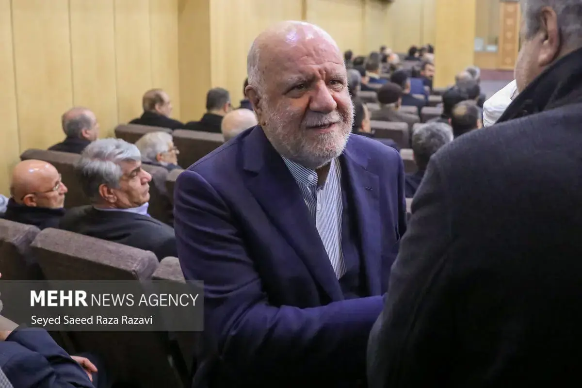 چهره‌های سیاسی در مراسم ختم اشرف بروجردی 