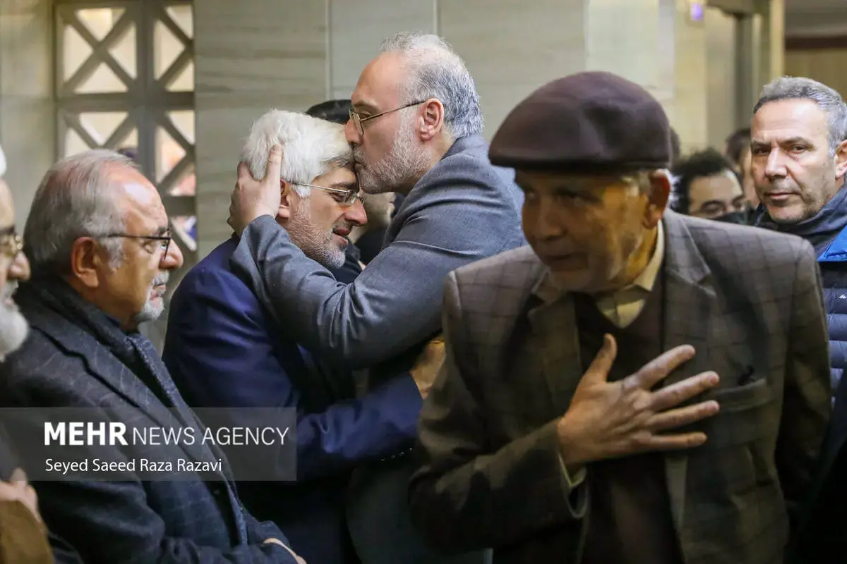 چهره‌های سیاسی در مراسم ختم اشرف بروجردی 