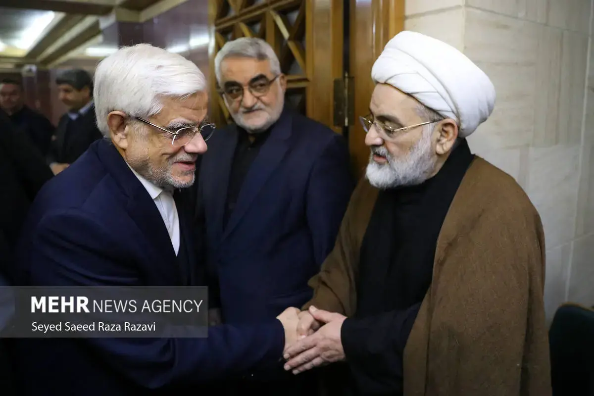 چهره‌های سیاسی در مراسم ختم اشرف بروجردی 