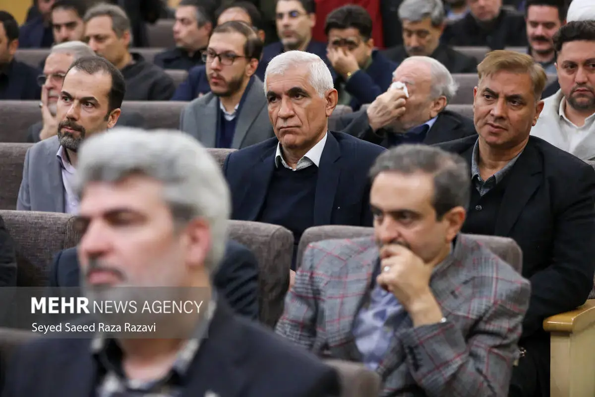 چهره‌های سیاسی در مراسم ختم اشرف بروجردی 