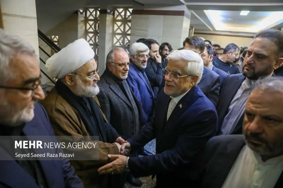 چهره‌های سیاسی در مراسم ختم اشرف بروجردی 