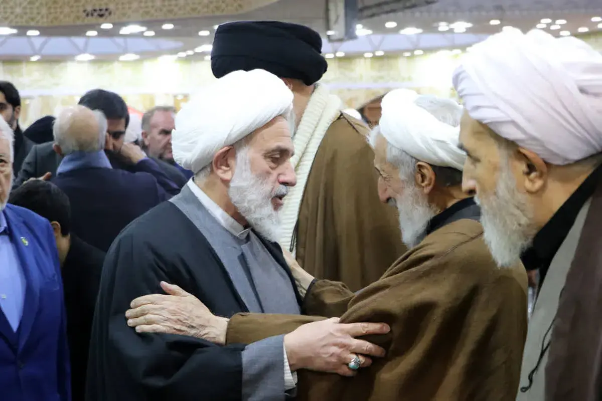 متن و حاشیه مراسم یادبود پسر کاظم صدیقی 