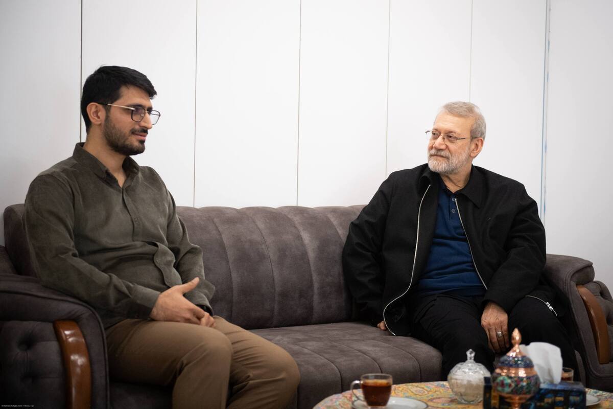 دیدار لاریجانی با خانواده‌ شهیدان حاجی‌زاده و محمود باقری