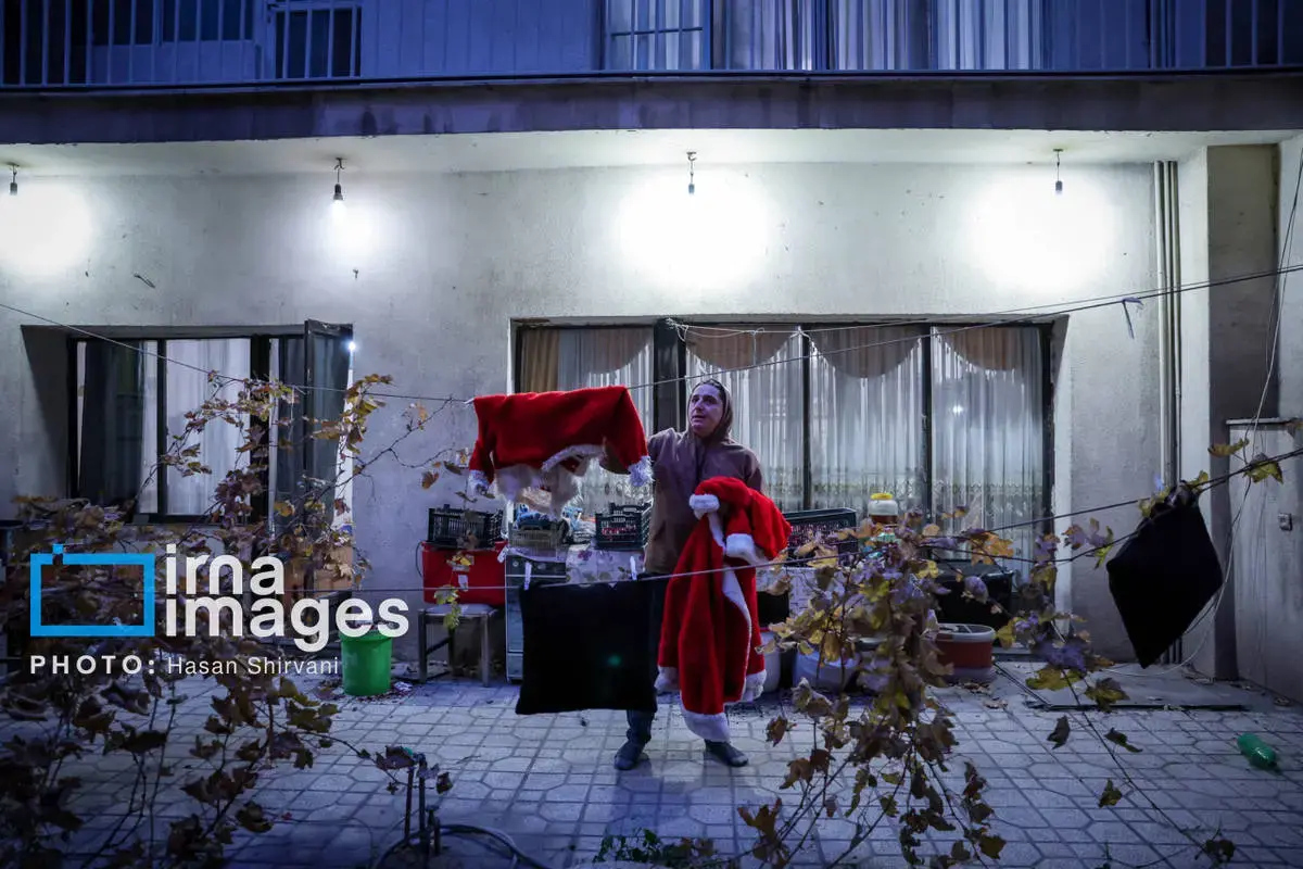 وقتی بابانوئل به خیابان‌های تهران می‌آید