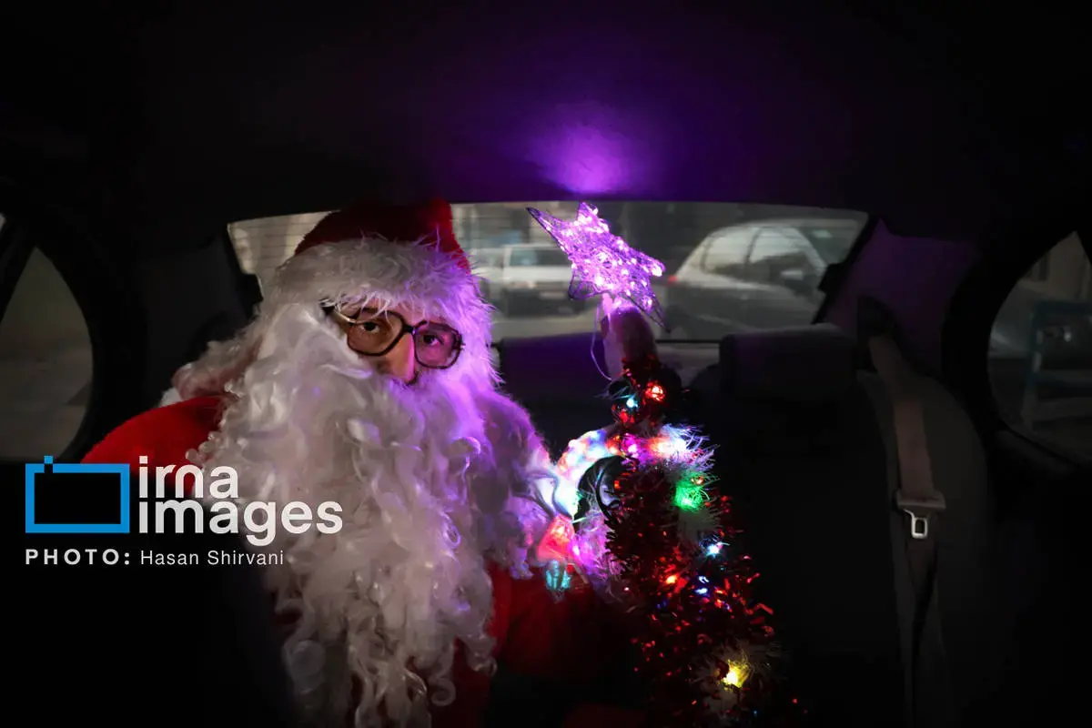 وقتی بابانوئل به خیابان‌های تهران می‌آید