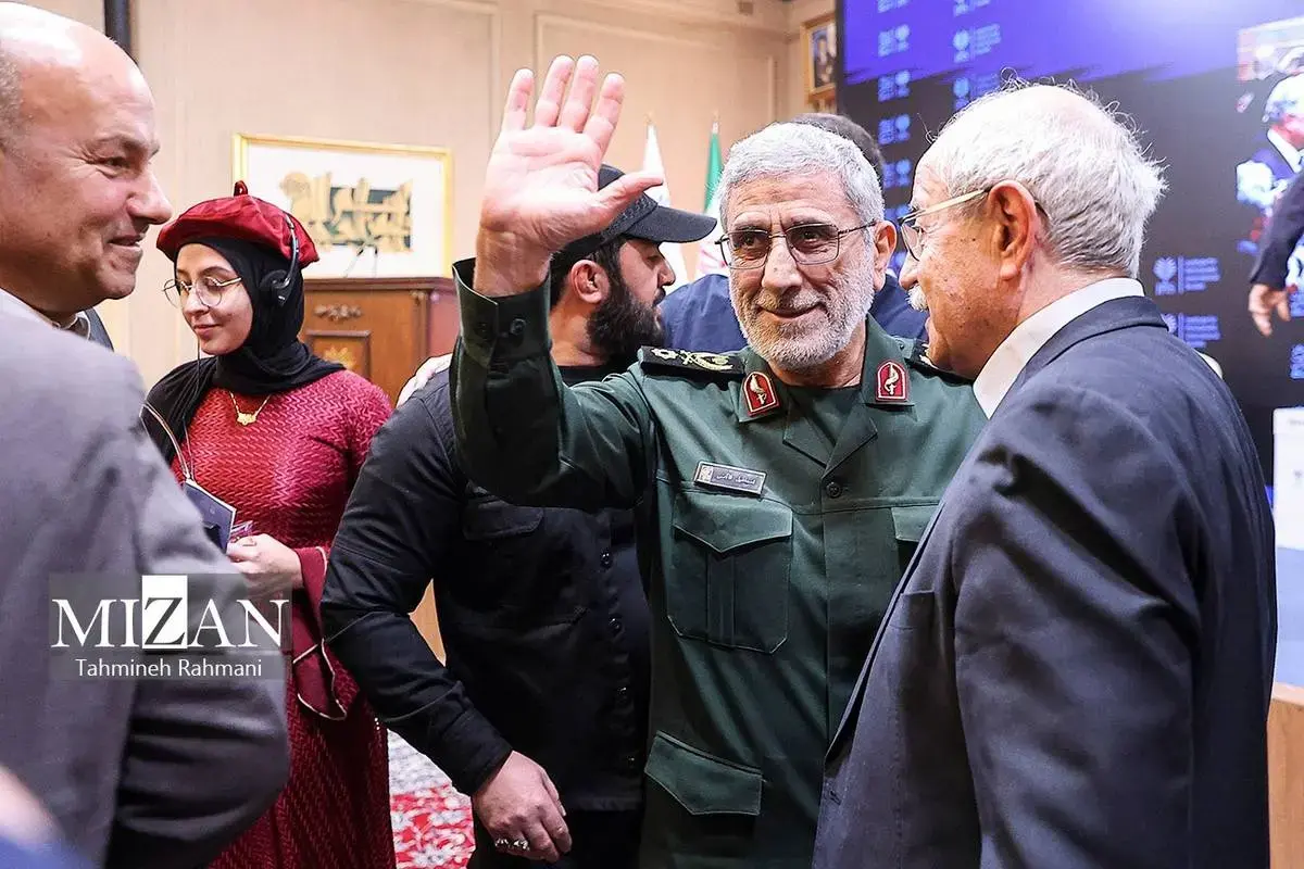 سردار قاآنی و زینب سلیمانی در کنفرانس مقاومت