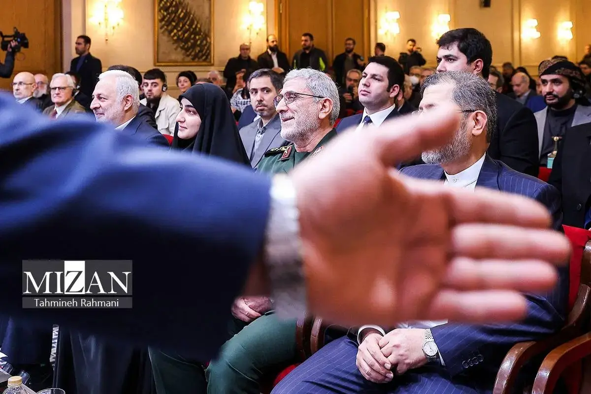 سردار قاآنی و زینب سلیمانی در کنفرانس مقاومت